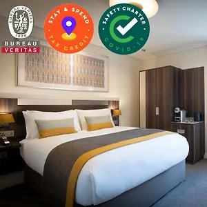7, Centre Hotel